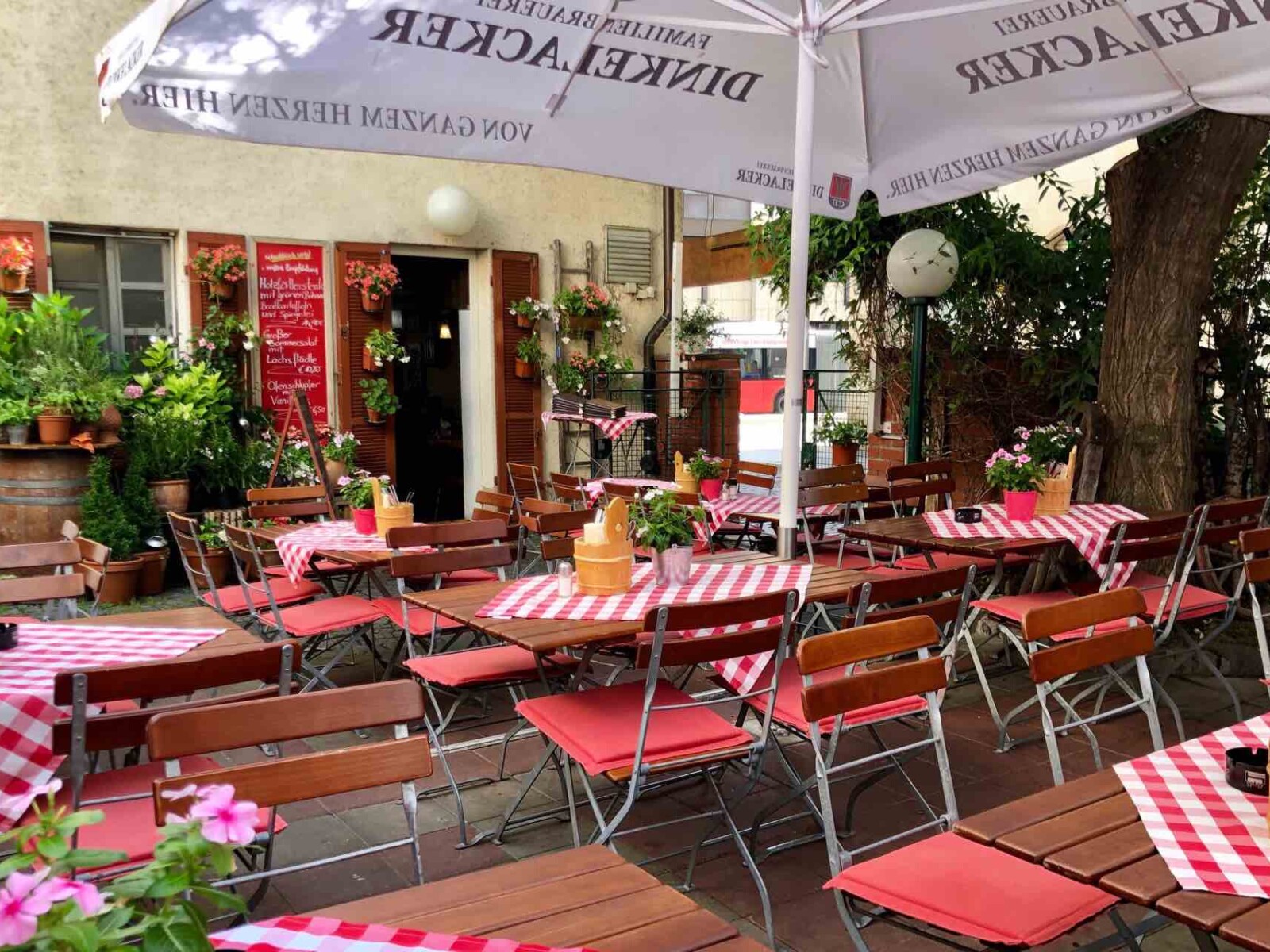 Biergarten Stuttgart City - Restaurant Tauberquelle in Stuttgart Mitte