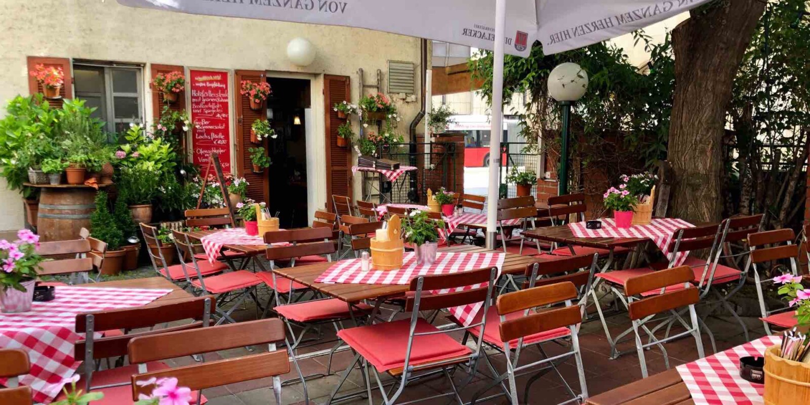 Biergarten Stuttgart City - Restaurant Tauberquelle in Stuttgart Mitte