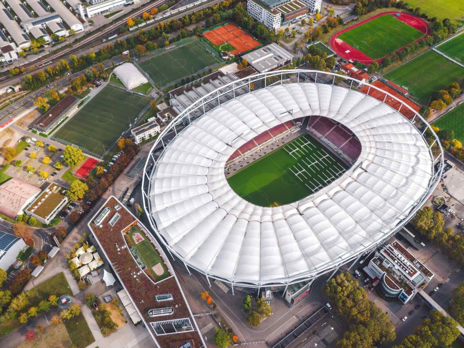 EM 2024 in der Arena Stuttgart - Fußball Europameisterschaft UEFA EURO 2024 in Stuttgart –- vier Gruppenspiele mit Schottland, Belgien, der Schweiz und Ungarn