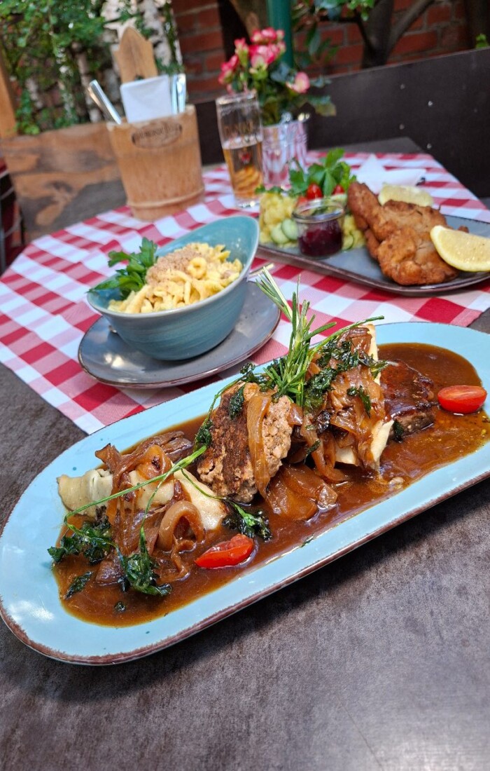 Schwäbische Essen im Restaurant Tauberquelle in Stuttgart - schwäbische Spezialitäten im Restaurant und urigen Biergarten in der Stadtmitte in Stuttgart